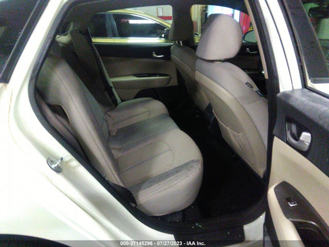 KIA Optima Lx 2016 KNAGT4L33G5106679 Image 8