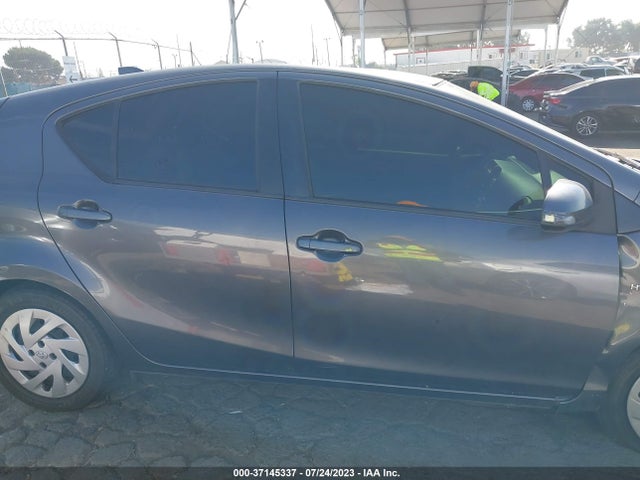 Toyota Prius C One/two/three/four 2016 JTDKDTB3XG1117188 Image 6