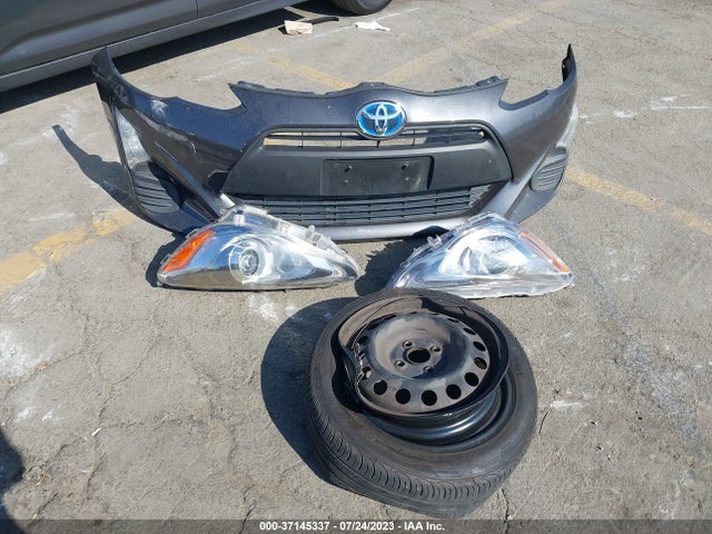 Toyota Prius C One/two/three/four 2016 JTDKDTB3XG1117188 Image 4