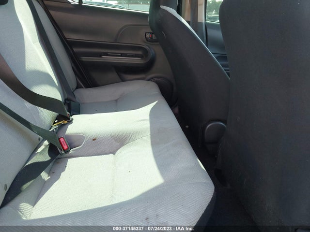 Toyota Prius C One/two/three/four 2016 JTDKDTB3XG1117188 Image 15