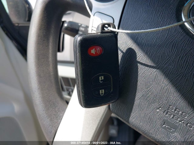 Toyota Prius Four/five/three/one/two 2014 JTDKN3DU3E0372805 Image 3