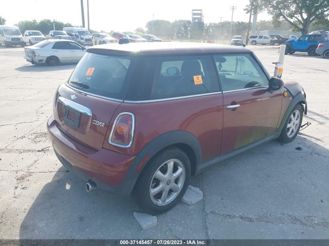 2007 MINI COOPER HARDTOP VIN: WMWMF33597TU62975