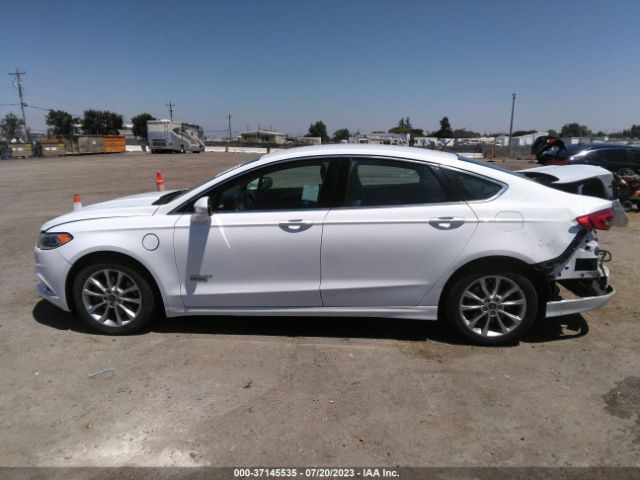 3FA6P0PU1HR275327 Ford Fusion Energi Se