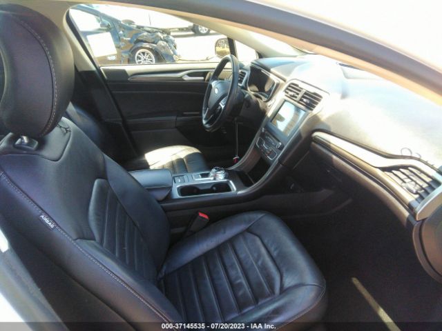 3FA6P0PU1HR275327 Ford Fusion Energi Se