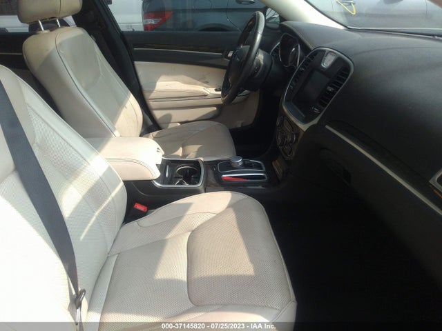 2C3CCAEG5GH334146 Chrysler 300 300c