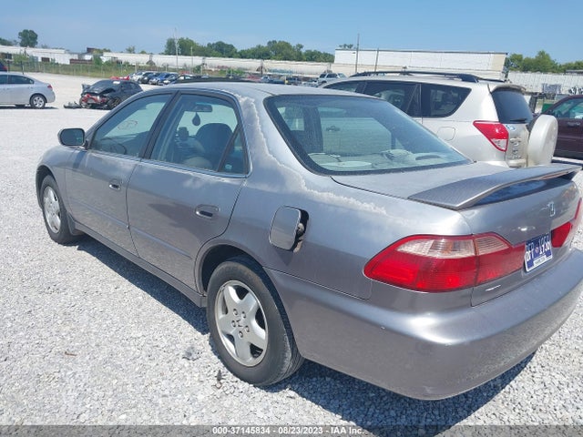 2000 HONDA ACCORD SDN EX W/LEATHER VIN: 1HGCG1655YA054063