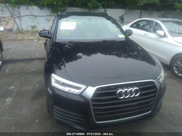 WA1GFCFSXGR007089 Audi Q3 Prestige