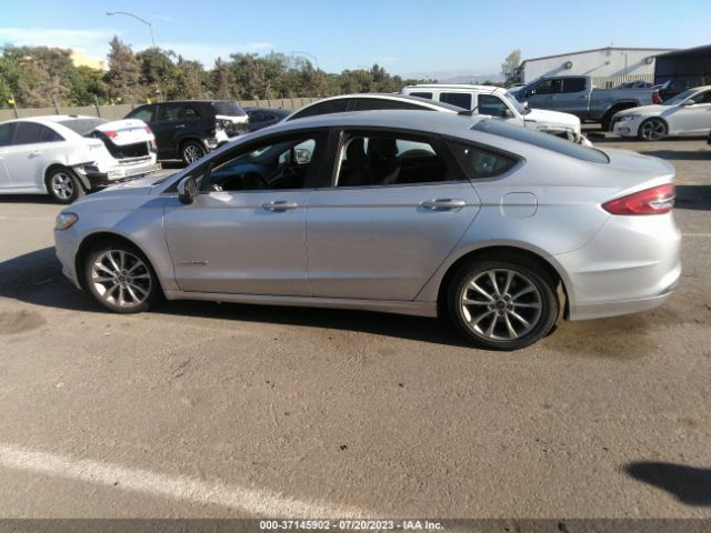 3FA6P0LUXHR357482 Ford Fusion Hybrid Se