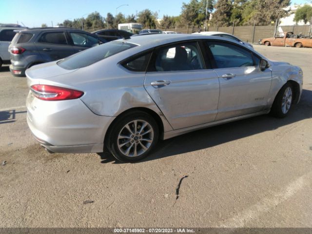 3FA6P0LUXHR357482 Ford Fusion Hybrid Se