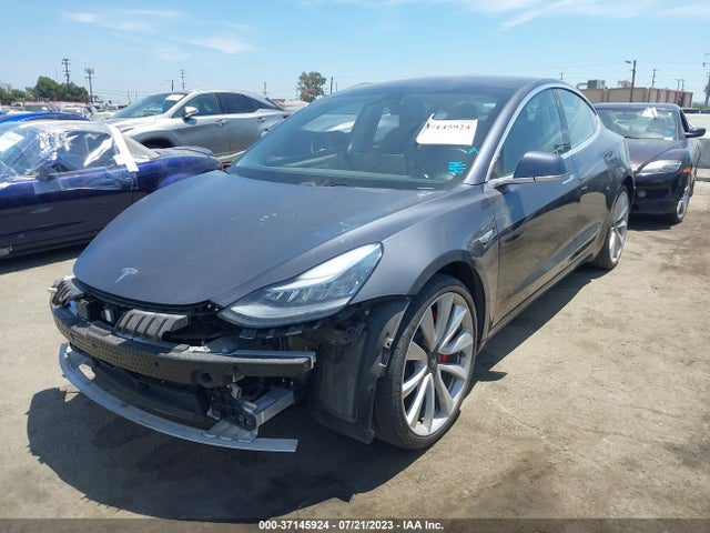 Tesla Model 3 Long Range 2018 5YJ3E1EB0JF083107 Image 2