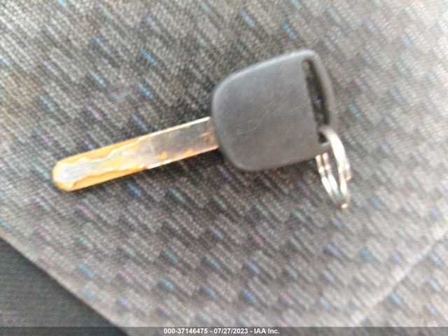 2005 HONDA CIVIC CPE VP VIN: 1HGEM22195L011436