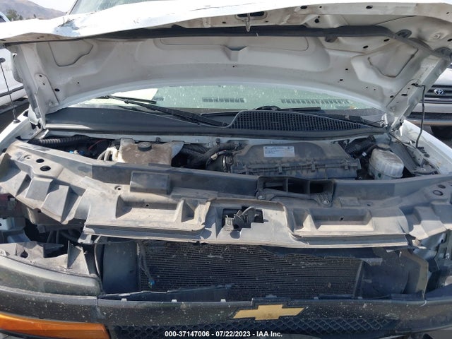 Chevrolet EXPRESS CARGO VAN 2019 1GCWGAFP8K1338999 Image 17