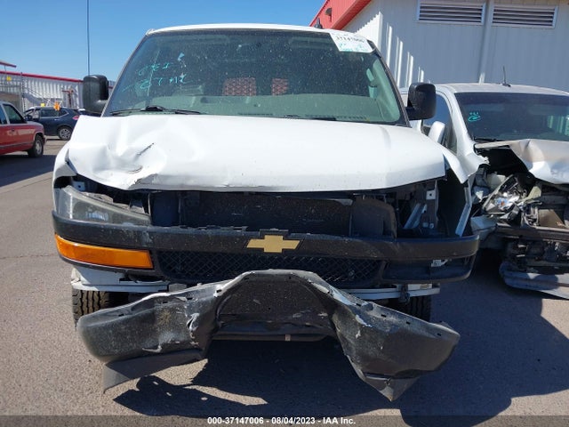 Chevrolet EXPRESS CARGO VAN 2019 1GCWGAFP8K1338999 Image 5