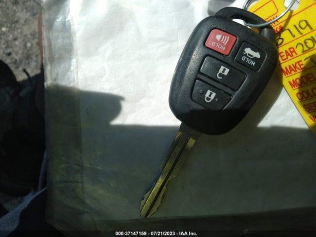 2015 TOYOTA COROLLA LE VIN: 2T1BURHE3FC356457