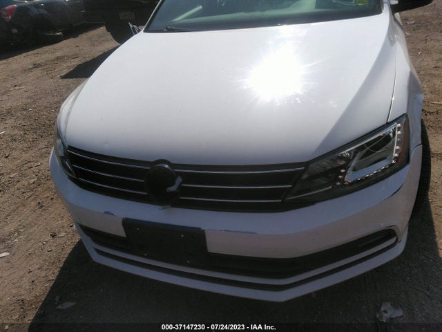 3VWD17AJ9GM400237 Volkswagen Jetta Sedan 1.8t Sport