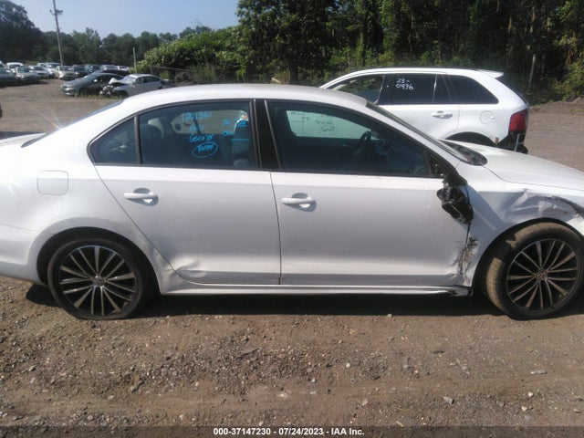 3VWD17AJ9GM400237 Volkswagen Jetta Sedan 1.8t Sport