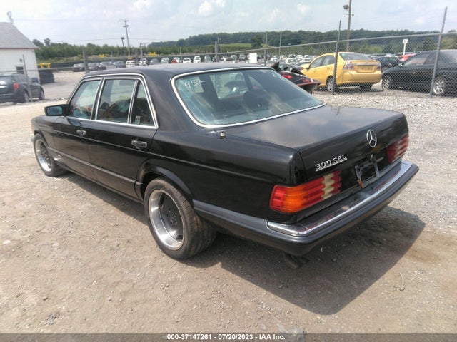 1990 MERCEDES-BENZ 300 SEL VIN: WDBCA25EXLA515658