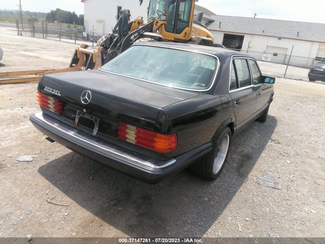 1990 MERCEDES-BENZ 300 SEL VIN: WDBCA25EXLA515658