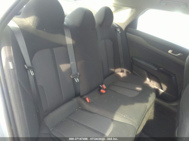 5XXG24J22MG012381 KIA K5 LX