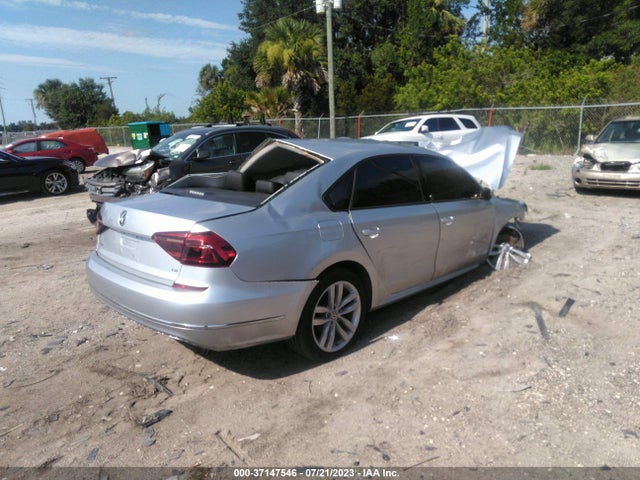 1VWLA7A35KC002837 Volkswagen Passat 2.0t Wolfsburg Edition