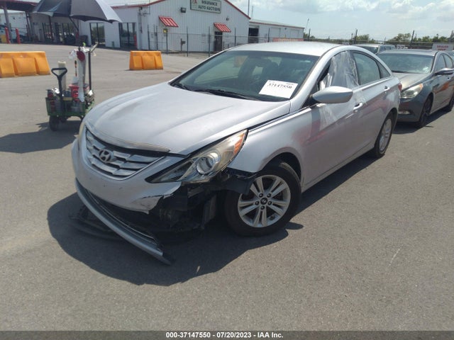 2013 HYUNDAI SONATA GLS VIN: 5NPEB4AC5DH747828