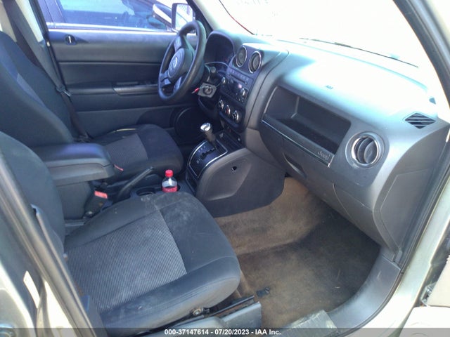 1C4NJPBA5ED551879 Jeep Patriot Sport/altitude