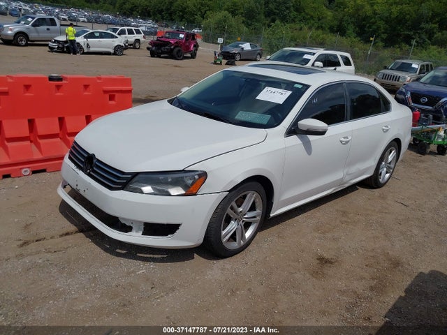 1VWBS7A3XEC027178 Volkswagen Passat Se W/sunroof
