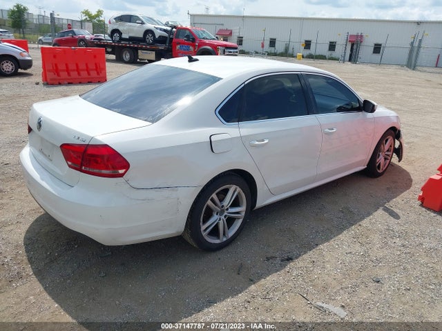 1VWBS7A3XEC027178 Volkswagen Passat Se W/sunroof