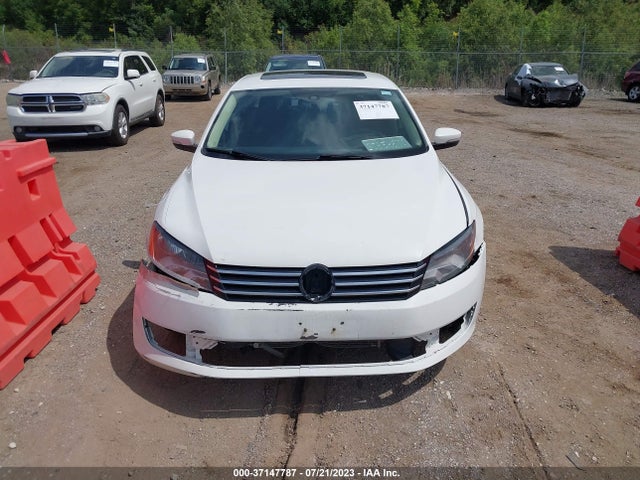 1VWBS7A3XEC027178 Volkswagen Passat Se W/sunroof