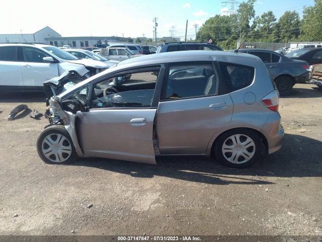 2010 HONDA FIT VIN: JHMGE8H23AS017593