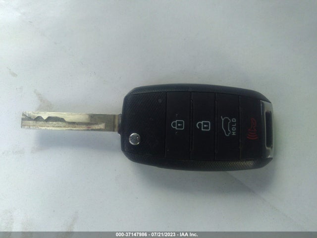 2020 KIA SORENTO 2.4L L VIN: 5XYPG4A32LG657682