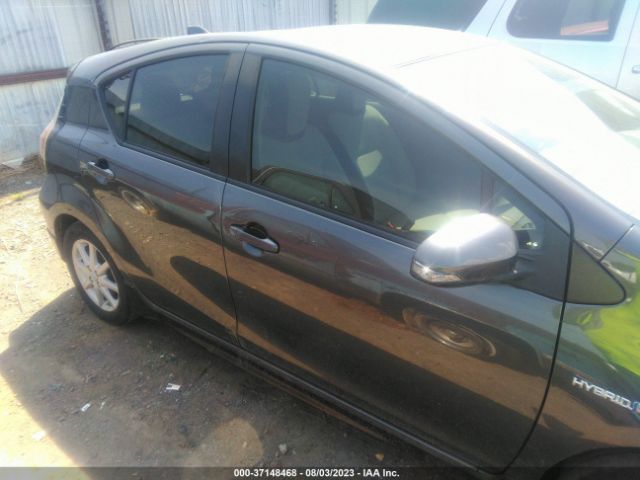 JTDKDTB38H1597636 Toyota Prius C One
