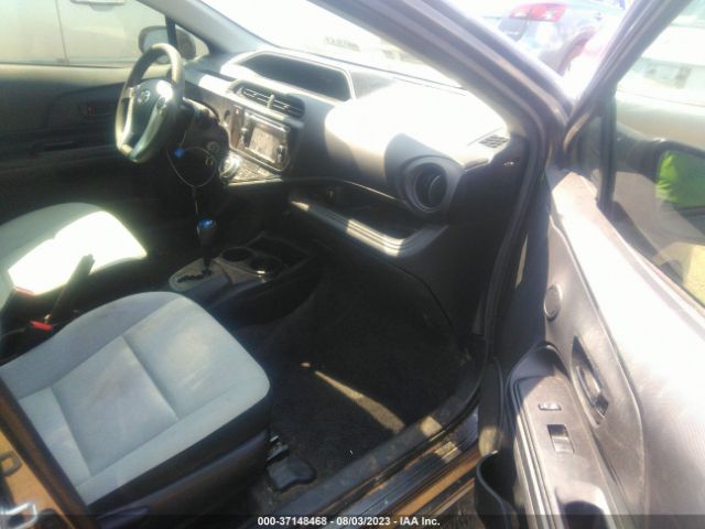 JTDKDTB38H1597636 Toyota Prius C One