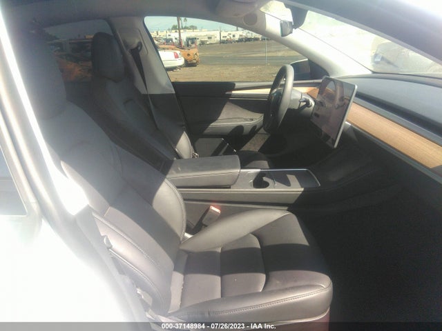 Tesla Model Y Long Range 2023 7SAYGDEE4PF588414 Image 13