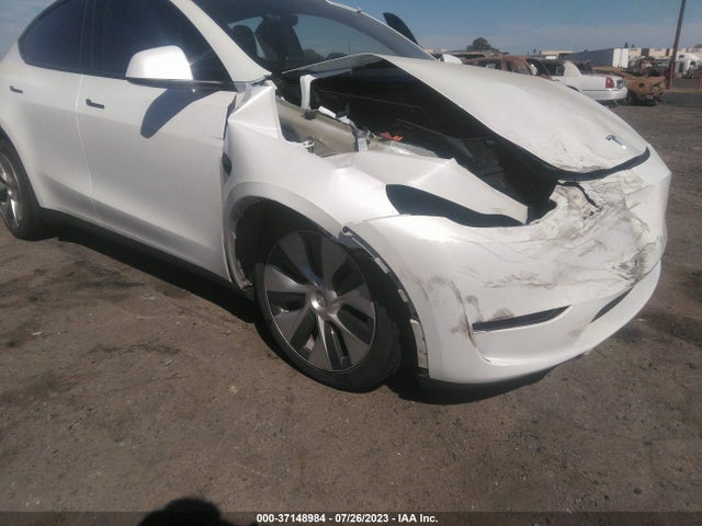 Tesla Model Y Long Range 2023 7SAYGDEE4PF588414 Image 14