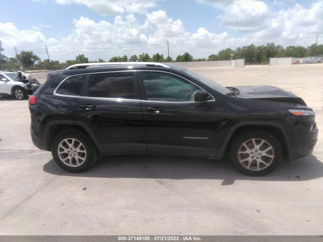 1C4PJLCB6JD568564 Jeep Cherokee Latitude