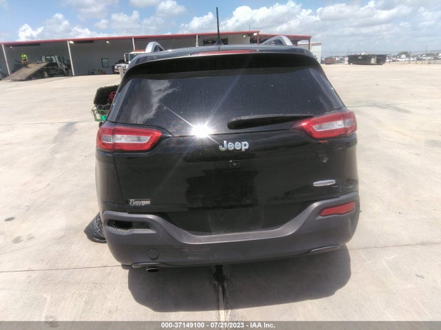 1C4PJLCB6JD568564 Jeep Cherokee Latitude