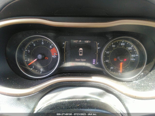 1C4PJLCB6JD568564 Jeep Cherokee Latitude