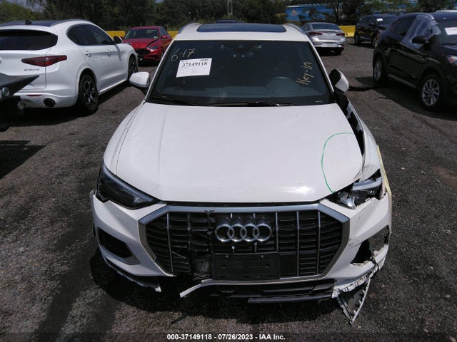 WA1AECF36L1038091 Audi Q3 PREMIUM