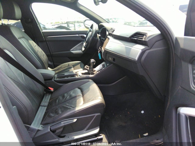 WA1AECF36L1038091 Audi Q3 PREMIUM