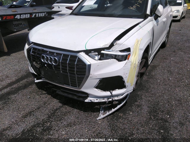 WA1AECF36L1038091 Audi Q3 PREMIUM