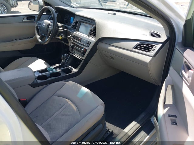 2016 HYUNDAI SONATA 2.4L SE VIN: 5NPE24AF8GH381409