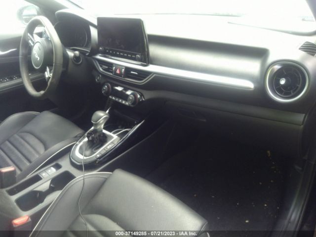 3KPF54AD7PE552004 KIA Forte Gt-line
