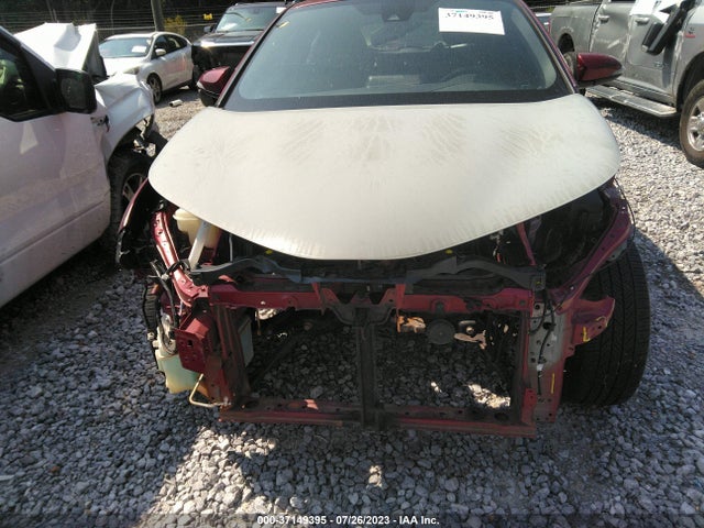 Toyota C-HR XLE 2018 NMTKHMBX7JR028555 Image 13