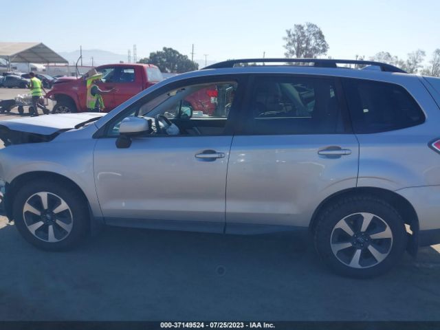 JF2SJAEC8HH415998 Subaru Forester Premium