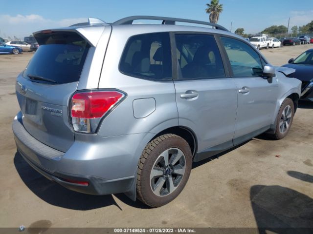 JF2SJAEC8HH415998 Subaru Forester Premium