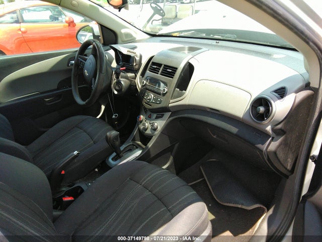 Chevrolet SONIC LT 2014 1G1JC5SH2E4215464 Image 5