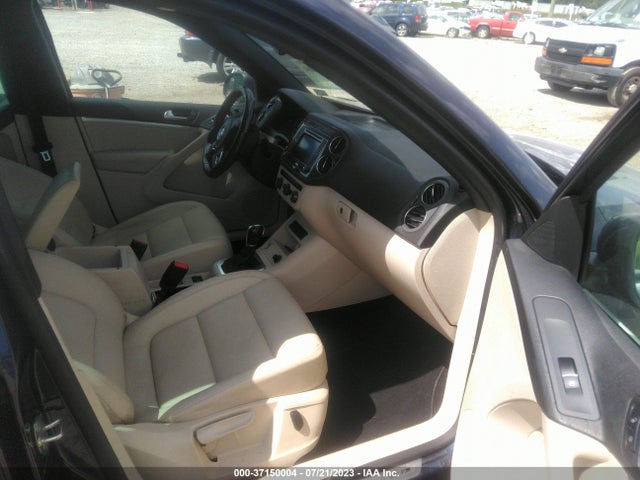 WVGAV7AX5GW044945 Volkswagen Tiguan R-line