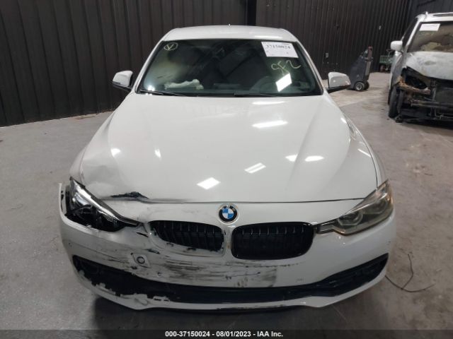 WBA8B9C5XJEE82537 BMW 3 Series 330i