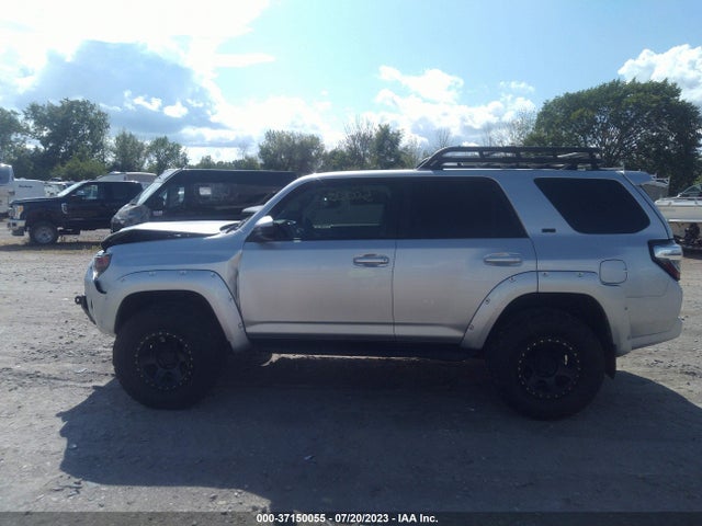 Toyota 4RUNNER SR5 2019 JTEBU5JR8K5618370 Image 6